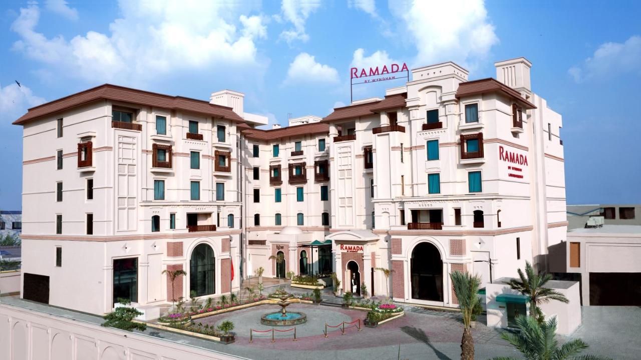 Отель Ramada By Wyndham Lahore Gulberg II Экстерьер фото