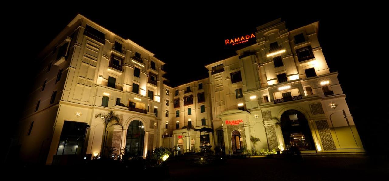 Отель Ramada By Wyndham Lahore Gulberg II Экстерьер фото